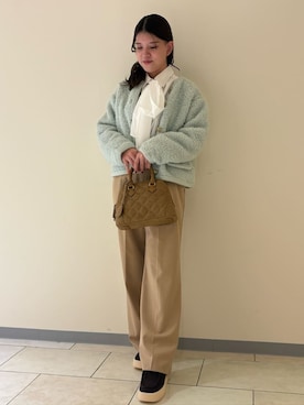 「アイテム（ノーカラージャケット、グリーン系）」を使った、Mila Owenさん（レディース・158cm）の秋コーディネート