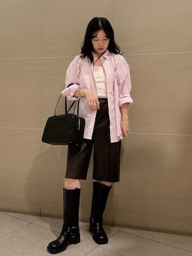 「アイテム（チューブトップ）」を使った、Mila Owenさん（レディース・155cm）の秋コーディネート