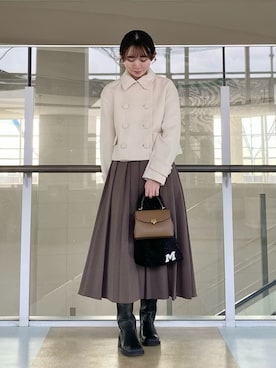 「アイテム（ピーコート）」を使った、Mila Owenさん（レディース・161cm）の冬コーディネート