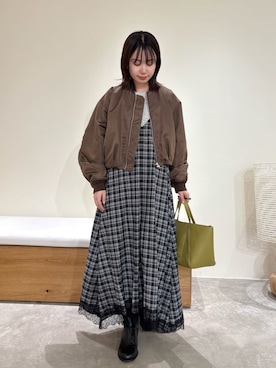 「アイテム（ブルゾン）」を使った、Mila Owenさん（レディース・160cm）の夏コーディネート