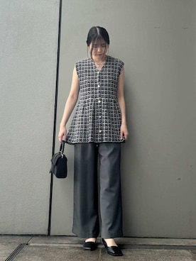 「Vネック」｜Mila Owenさん（レディース・153cm）の春コーディネート