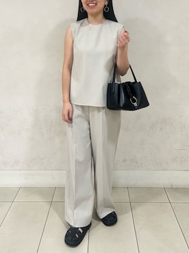 「アイテム（パンツドレス）」を使った、Mila Owenさん（レディース・160cm）の夏コーディネート