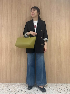 「アイテム（バレエシューズ）」を使った、Mila Owenさん（レディース・161cm）の秋コーディネート