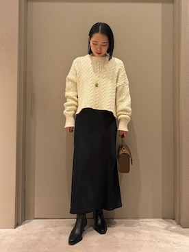 Mila Owenさんのコーディネート