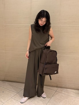 「アイテム（パンツドレス）」を使った、Mila Owenさん（レディース・155cm）の夏コーディネート