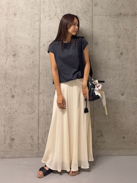 Mila Owenさんのコーディネート