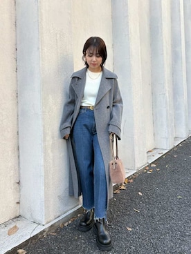 「アイテム（イヤリング）」を使った、Mila Owenさん（レディース・160cm）の秋コーディネート