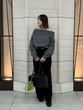 「アイテム（チャーム）」を使った、Mila Owenさん（レディース・153cm）の秋コーディネート