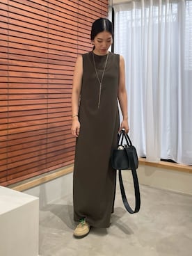 「アイテム（モカシン/デッキシューズ）」を使った、Mila Owenさん（レディース・158cm）の夏コーディネート