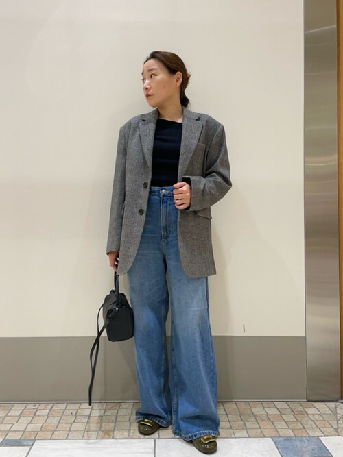Mila OwenMila Owenさんのテーラードジャケットを使ったコーディネート 
