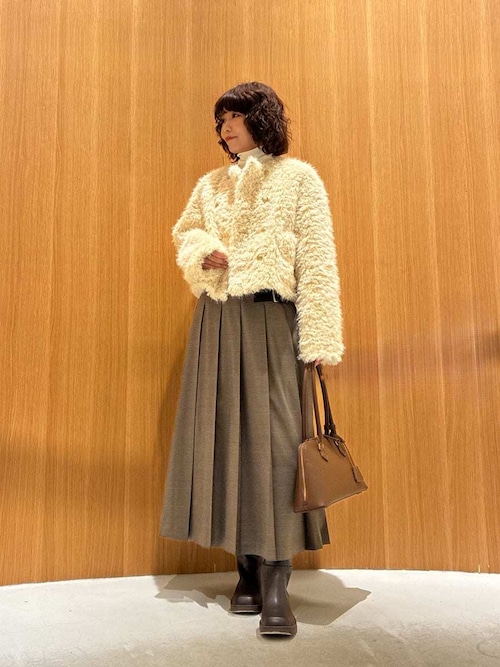 【ぽ出品】Mila owen 金釦フェイクファー短丈ジャケット クリーム Mila Owen｜金釦フェイクファー短丈ジャケット | Rakuten Fashion(楽天