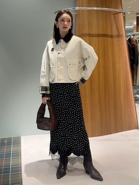 Mila Owenさん(レディース・159cm)の秋コーディネート
