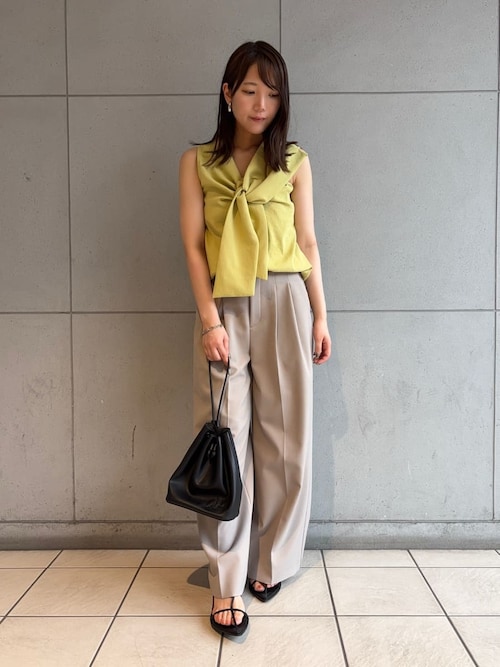 Mila Owen - Ruru ECLIN スタンドノースリブラウス セール】前後2WAYノースリノットリボンブラウス（Tシャツ
