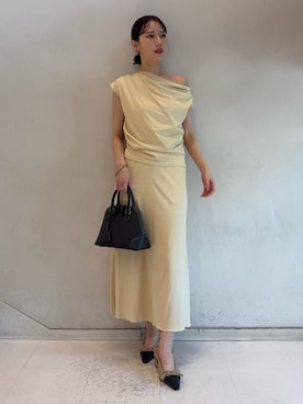 Mila Owenさんのコーディネート