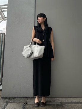 「Vネック」｜Mila Owenさん（レディース・162cm）の春コーディネート