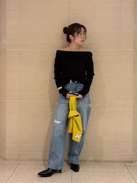 「アイテム（ブレスレット）」を使った、Mila Owenさん（レディース・155cm）の冬コーディネート