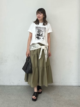 「アイテム（バンダナ/スカーフ、ホワイト系）」を使った、Mila Owenさん（レディース・162cm）の夏コーディネート