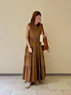 「Mila Owen（ミラオーウェン）のアメスリティアードマキシワンピース（ワンピース、イエロー系）」を使った、Mila Owenさんの春コーディネート