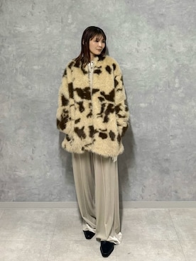 「アイテム（ノーカラーコート）」を使った、Mila Owenさん（レディース・155cm）の冬コーディネート