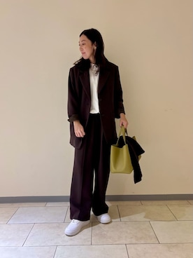「アイテム（ストール/ショール）」を使った、Mila Owenさん（レディース・154cm）の秋コーディネート