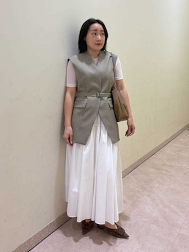 「Mila Owen（ミラオーウェン）の共ベルト付きオーバーサイズノーカラーベスト（その他アウター、ベージュ系）」を使った、Mila Owenさんの春コーディネート