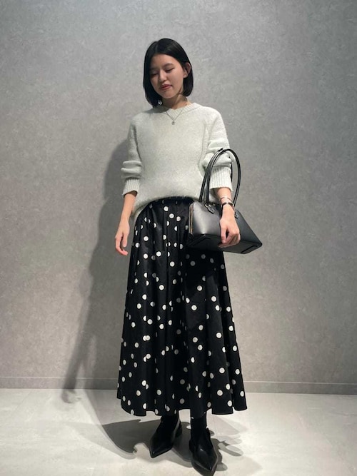 セール】スパンコールVネックシャギーニット（ニット/セーター）｜Mila