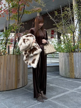 「アイテム（ノーカラーコート）」を使った、Mila Owenさん（レディース・162cm）の冬コーディネート