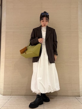 「アイテム（チャーム）」を使った、Mila Owenさん（レディース・155cm）の秋コーディネート