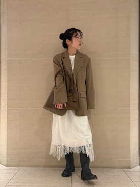 Mila Owenのテーラードジャケット（ベージュ系）を使った人気