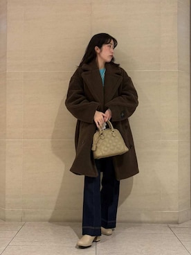 「アイテム（ステンカラーコート）」を使った、Mila Owenさん（レディース・155cm）の秋コーディネート