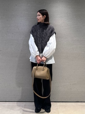 Mila Owenさん（レディース・165cm）の冬コーディネート