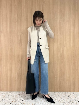 「Mila Owen（ミラオーウェン）の共ベルト付きオーバーサイズノーカラーベスト（その他アウター、ホワイト系）」を使った、Mila Owenさんの春コーディネート