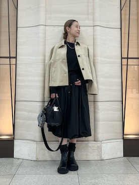 「アイテム（レッグウェア）」を使った、Mila Owenさん（レディース・158cm）の秋コーディネート