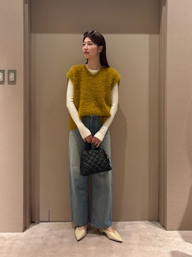 「アイテム（サングラス、ゴールド系）」を使った、Mila Owenさん（レディース・169cm）の秋コーディネート