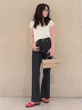 Mila Owenさんのコーディネート