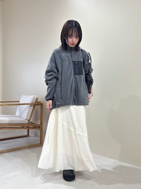 「アイテム（チャーム）」を使った、Mila Owenさん（レディース・160cm）の夏コーディネート