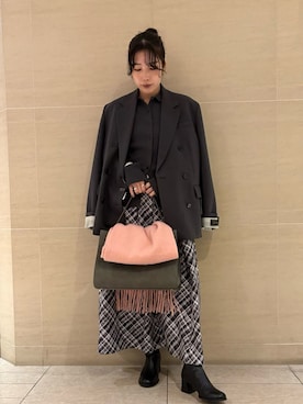 Mila Owenさん（レディース・155cm）の秋コーディネート