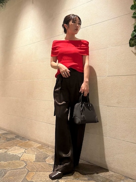 Mila Owenさんのコーディネート
