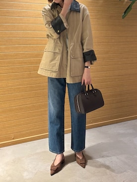 「アイテム（ミリタリージャケット）」を使った、Mila Owenさん（レディース・175cm）の春コーディネート