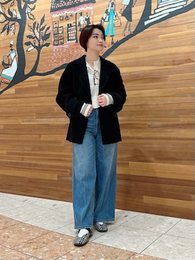 「アイテム（ピーコート）」を使った、Mila Owenさん（レディース・165cm）の秋コーディネート