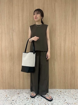 「アイテム（パンツドレス、ブラウン系）」を使った、Mila Owenさん（レディース・161cm）の夏コーディネート