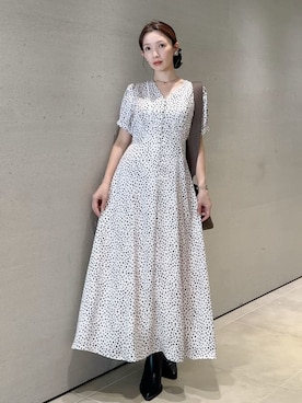 「アイテム（イヤリング）」を使った、Mila Owenさん（レディース・159cm）の夏コーディネート