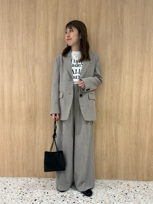 ドライタッチワイドショルダージャケット（テーラードジャケット 