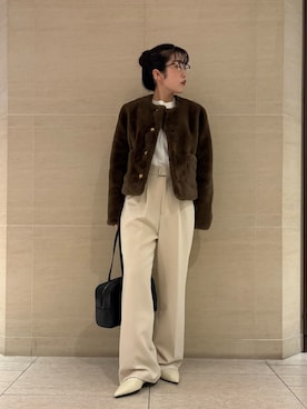 「アイテム（ノーカラージャケット）」を使った、Mila Owenさん（レディース・155cm）の秋コーディネート