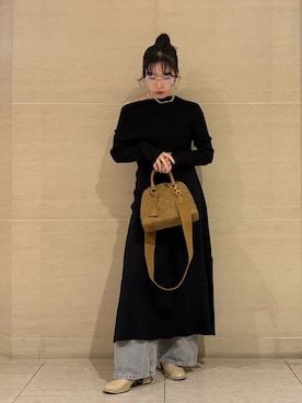 「アイテム（ブレスレット）」を使った、Mila Owenさん（レディース・155cm）の秋コーディネート