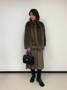 Mila Owenさん（レディース・165cm）の冬コーディネート