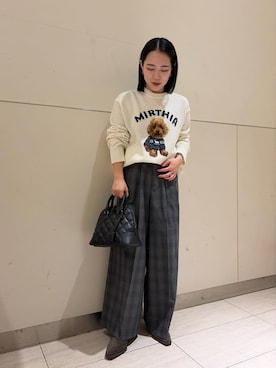 「アイテム（ピーコート）」を使った、Mila Owenさん（レディース・151cm）の冬コーディネート