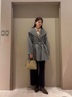 「アイテム（イヤリング）」を使った、Mila Owenさん（レディース・169cm）の秋コーディネート