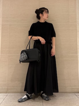 「アイテム（チャーム）」を使った、Mila Owenさん（レディース・155cm）の秋コーディネート