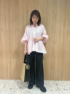 「シャツブラウス」｜Mila Owenさん（レディース・161cm）の春コーディネート